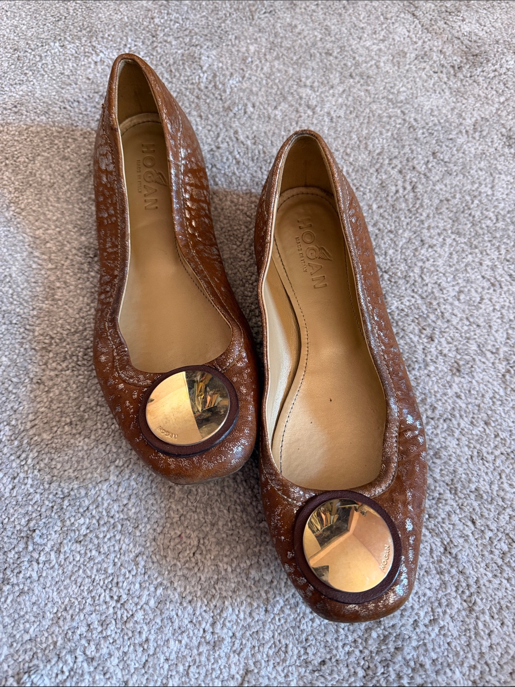 Hogan Brown Leather Flats With Gold Medallion - 37